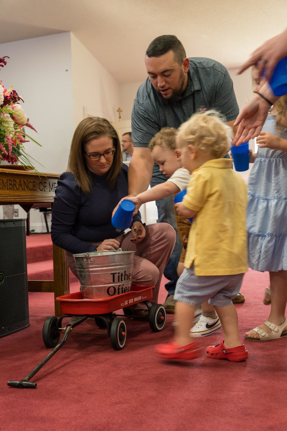 Children bringing the offering